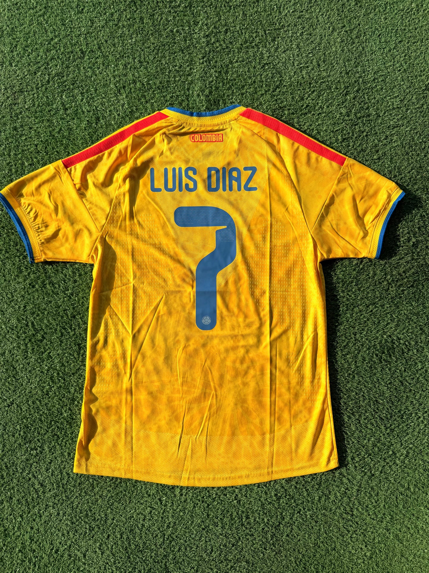 Camiseta Luis Díaz #7 Colombia – Versión Jugador Copa Mundial 2026 (Corte Ajustado – Se Recomienda una Talla Más Grande)