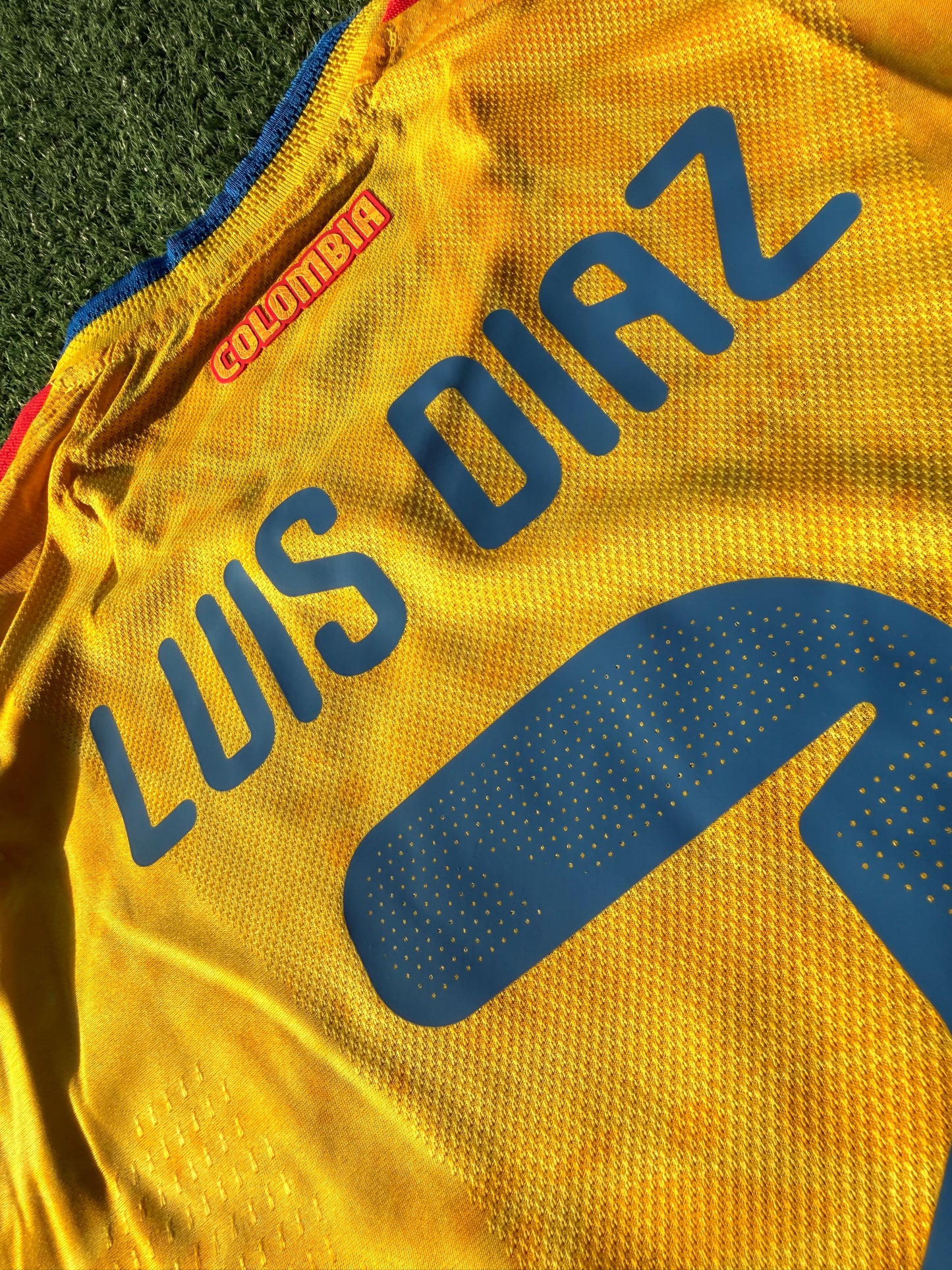 Camiseta Luis Díaz #7 Colombia – Versión Jugador Copa Mundial 2026 (Corte Ajustado – Se Recomienda una Talla Más Grande)